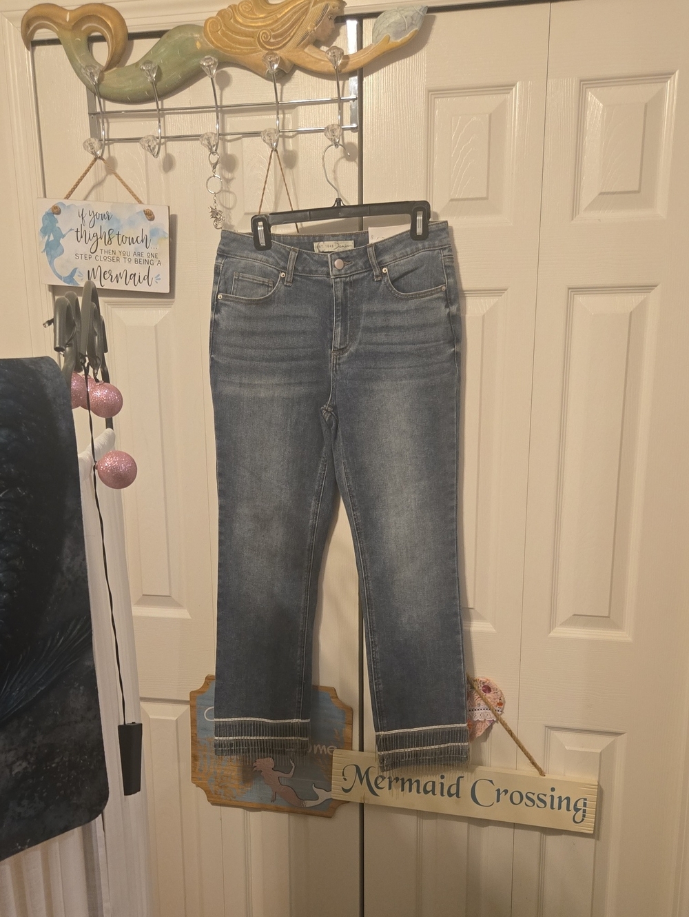 High-Rise Cropped Women’s Jeans in Faded Blue